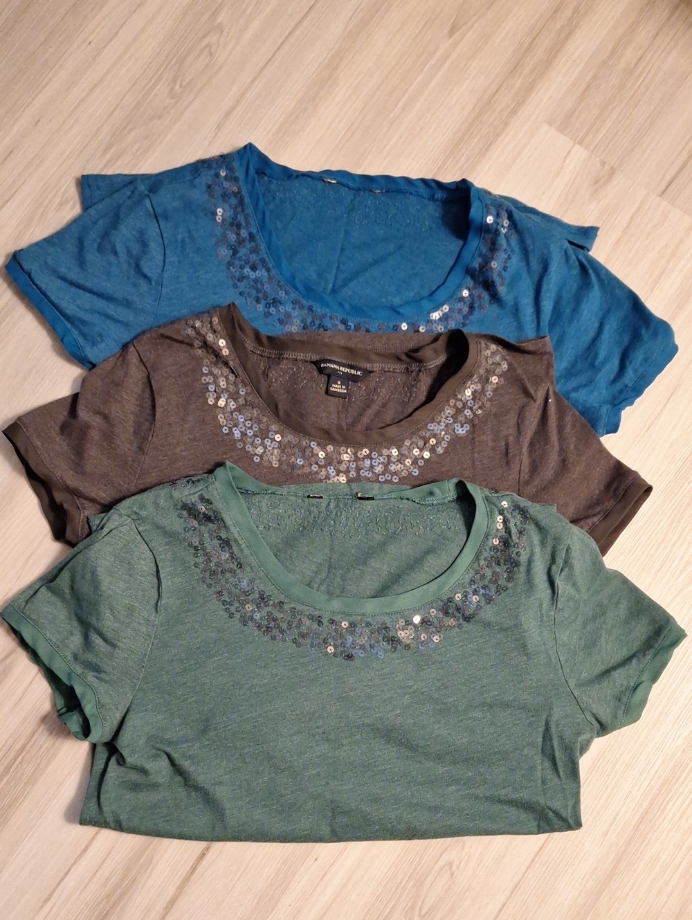 $10/3 Banana Republic Short Sleeve Sequin Scoop Neck Tees - Teal, Gray, Blue